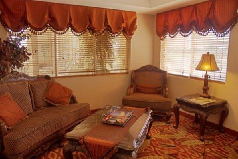 Best Windsor Inn Лъбък Екстериор снимка