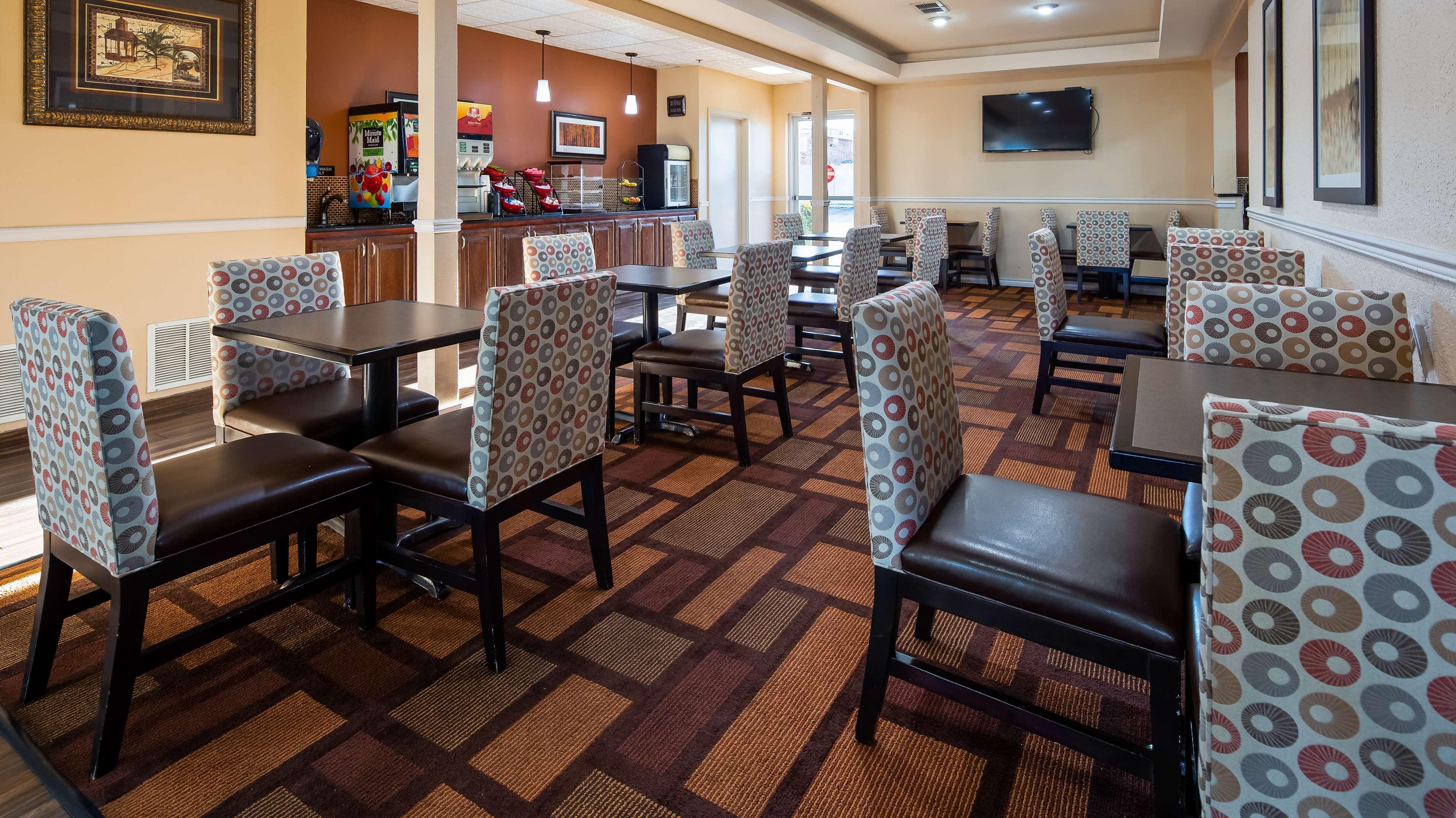 Best Windsor Inn Лъбък Екстериор снимка