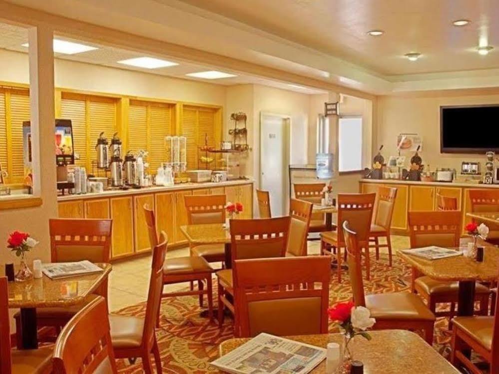 Best Windsor Inn Лъбък Екстериор снимка